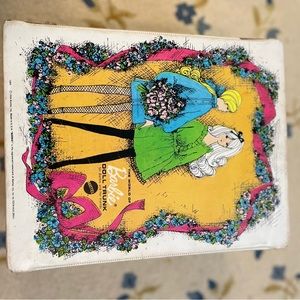 Vintage Barbie case with random Barbie's
